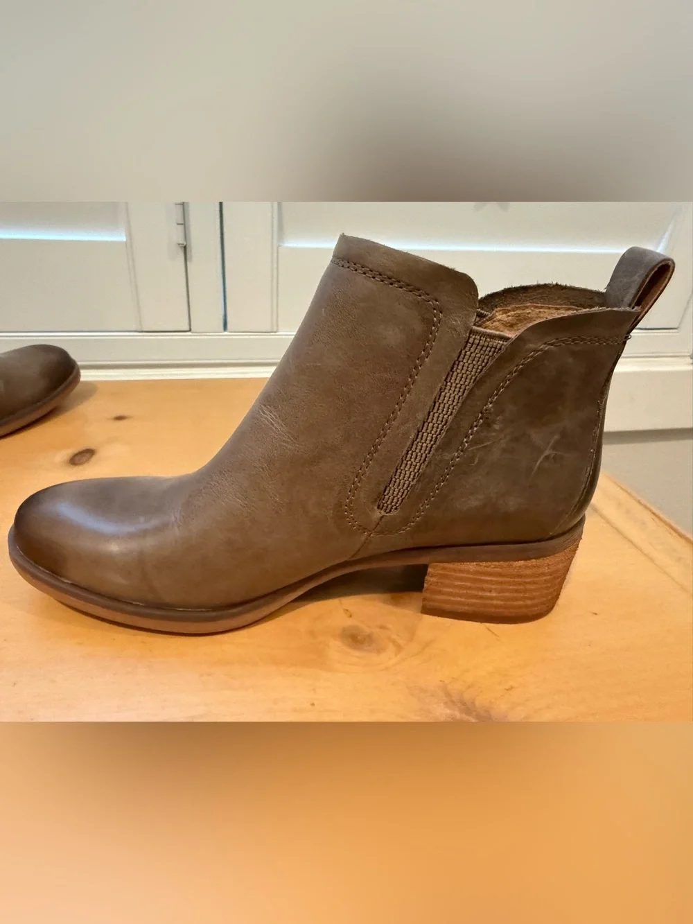 Korks Tea Stretch Khaki Brown Leather Ankle Booties size 6.5 NWOB